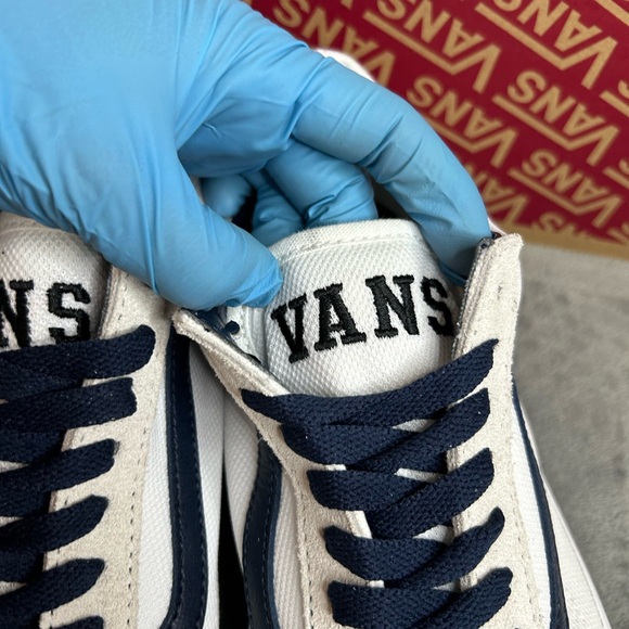 Vans Old Skool Vans Club White/Navy Women Size 10, Men Size 8.5 - Picture 6 of 12